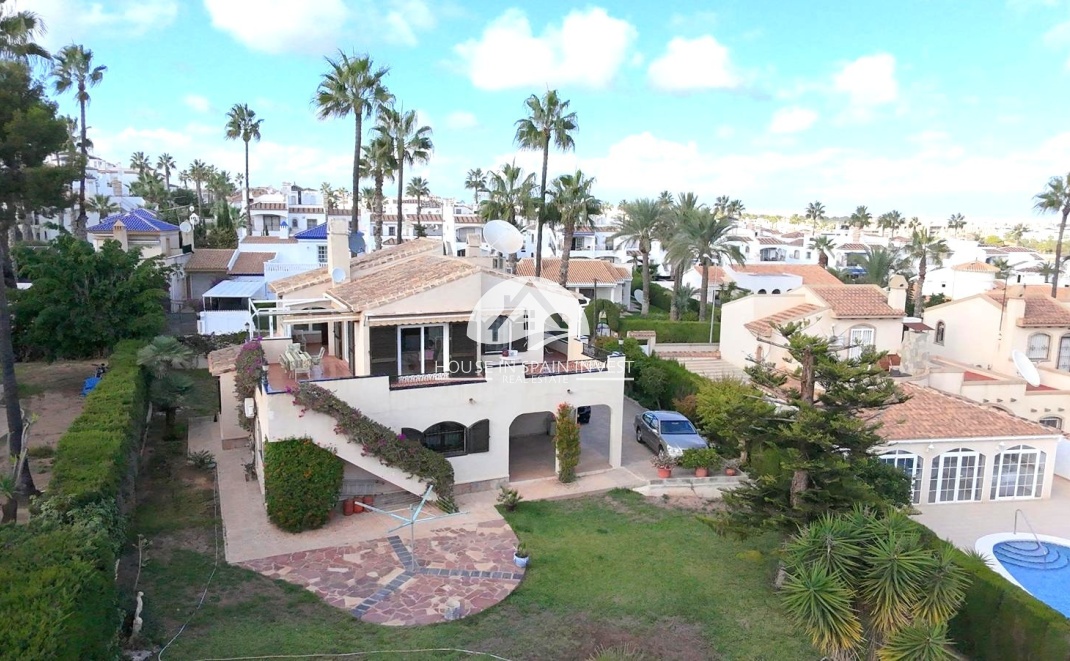 Resale - Villa - Orihuela Costa - Villamartín