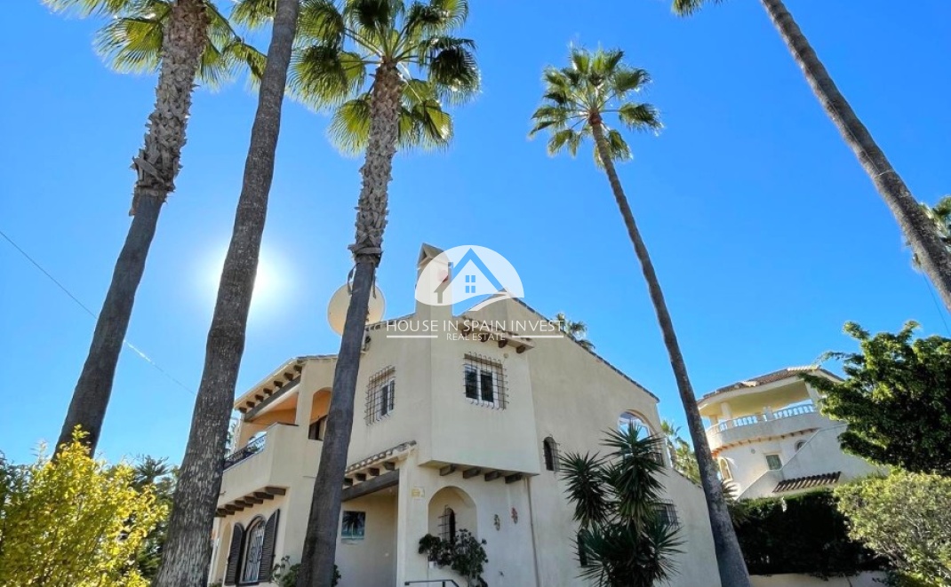 Resale - Villa - Orihuela Costa - Villamartín