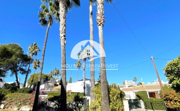 Resale - Villa - Orihuela Costa - Villamartín