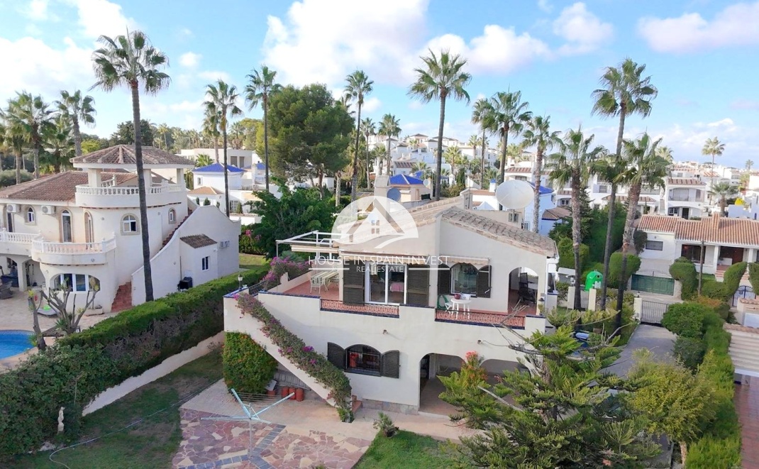 Resale - Villa - Orihuela Costa - Villamartín