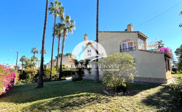 Resale - Villa - Orihuela Costa - Villamartín