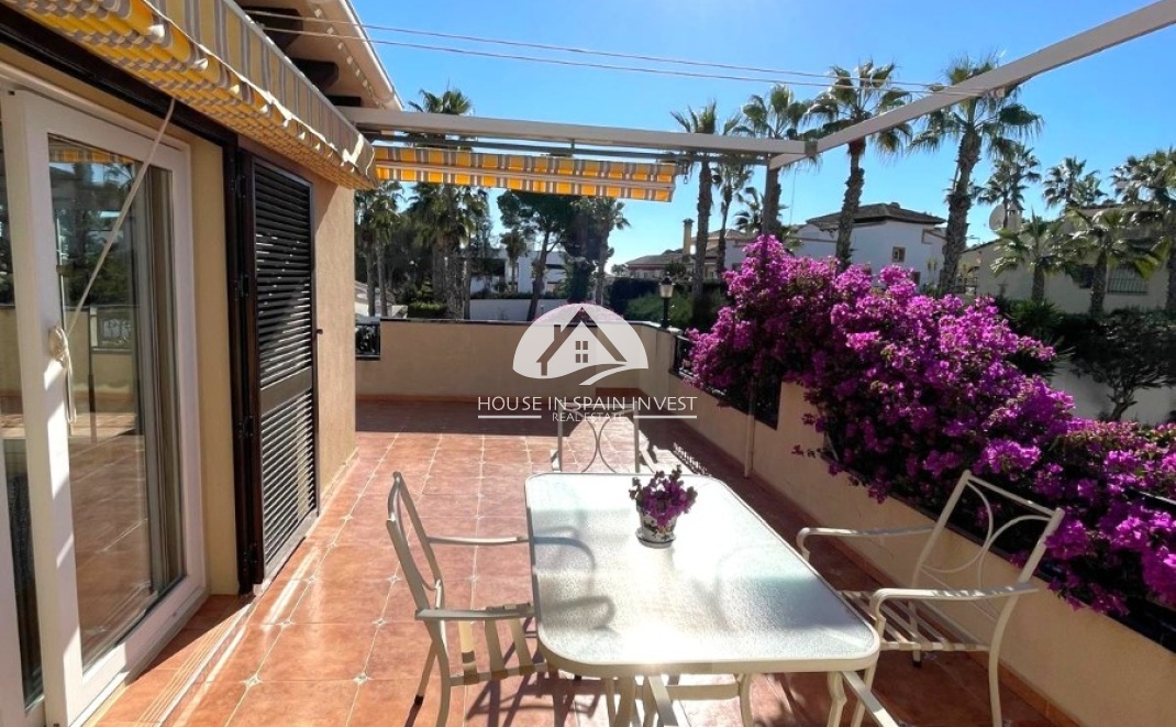 Resale - Villa - Orihuela Costa - Villamartín