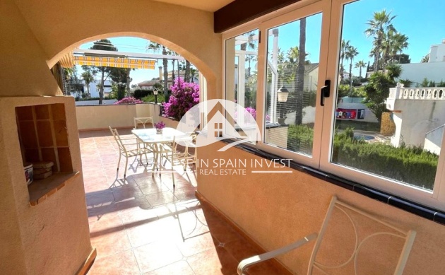 Resale - Villa - Orihuela Costa - Villamartín
