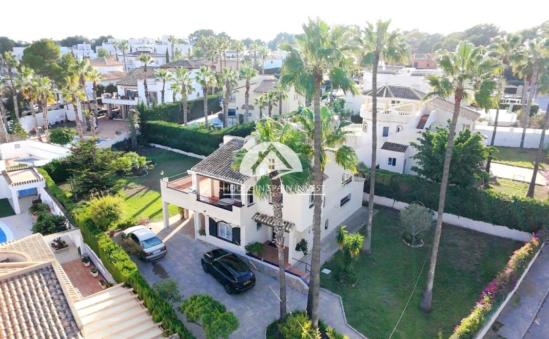 Resale - Villa - Orihuela Costa - Villamartín