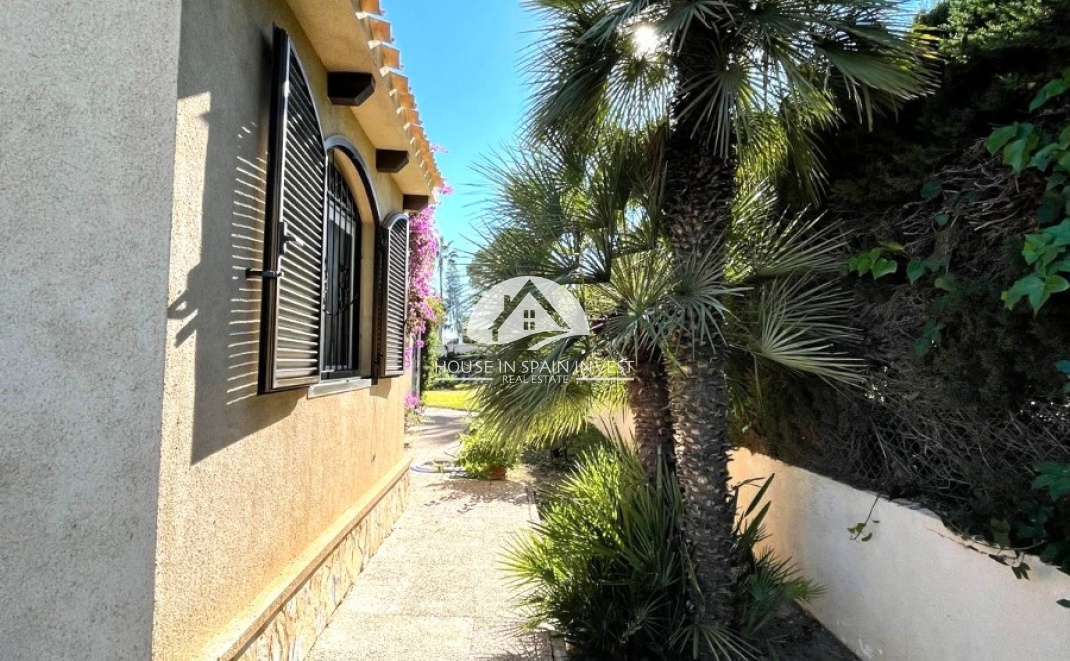 Resale - Villa - Orihuela Costa - Villamartín