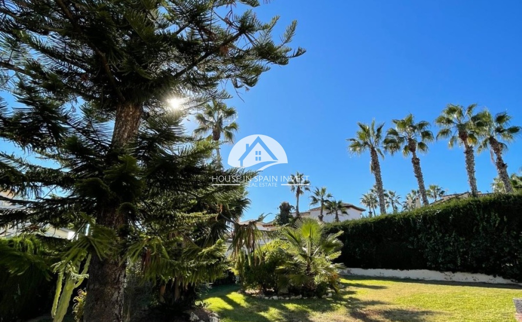 Resale - Villa - Orihuela Costa - Villamartín