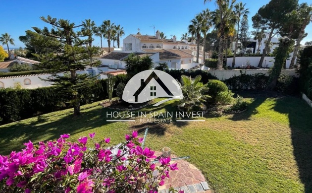 Resale - Villa - Orihuela Costa - Villamartín
