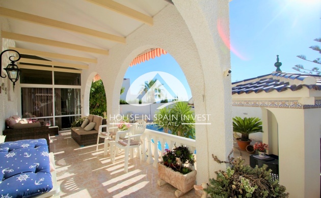 Resale - Villa - Orihuela Costa - Villamartín