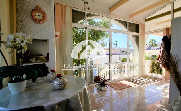 Resale - Villa - Orihuela Costa - Villamartín