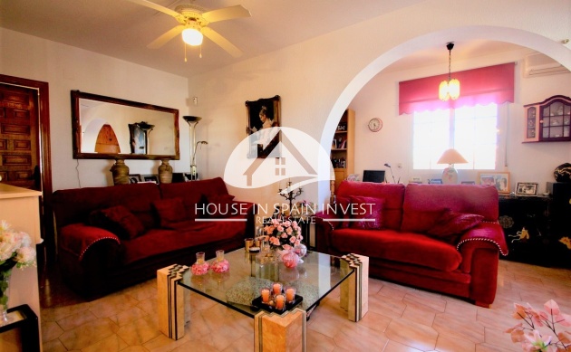 Resale - Villa - Orihuela Costa - Villamartín