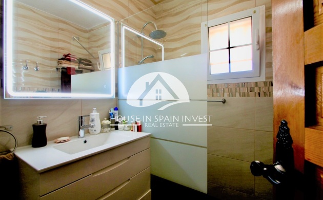 Resale - Villa - Orihuela Costa - Villamartín