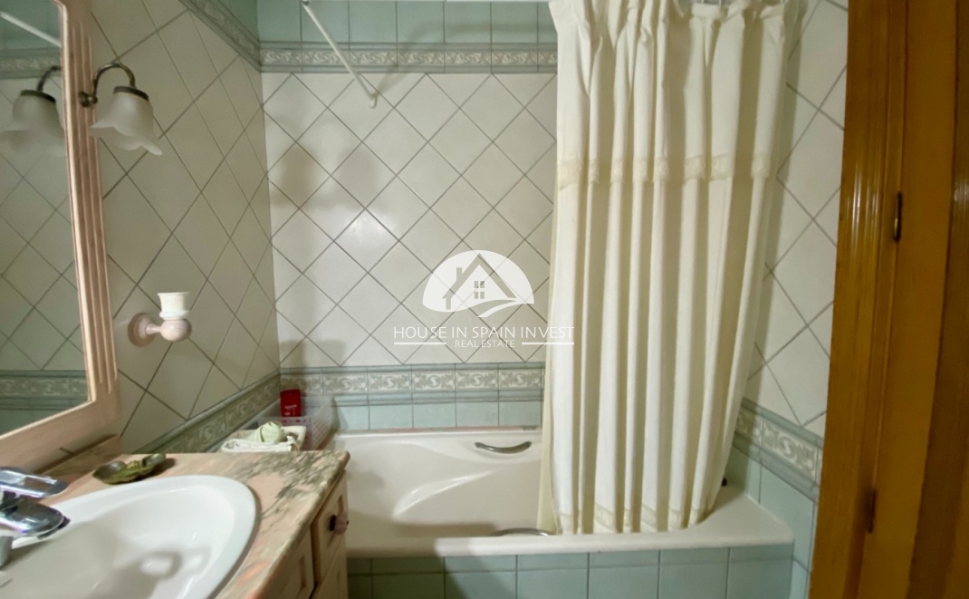 Resale - Apartment  - Torrevieja - Playa del Cura