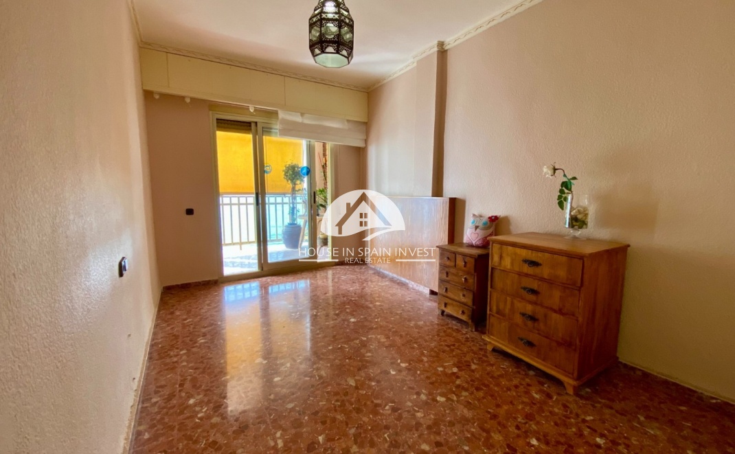 Resale - Apartment  - Torrevieja - Playa del Cura