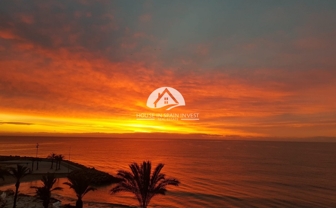 Resale - Apartment  - Torrevieja - Playa del Cura