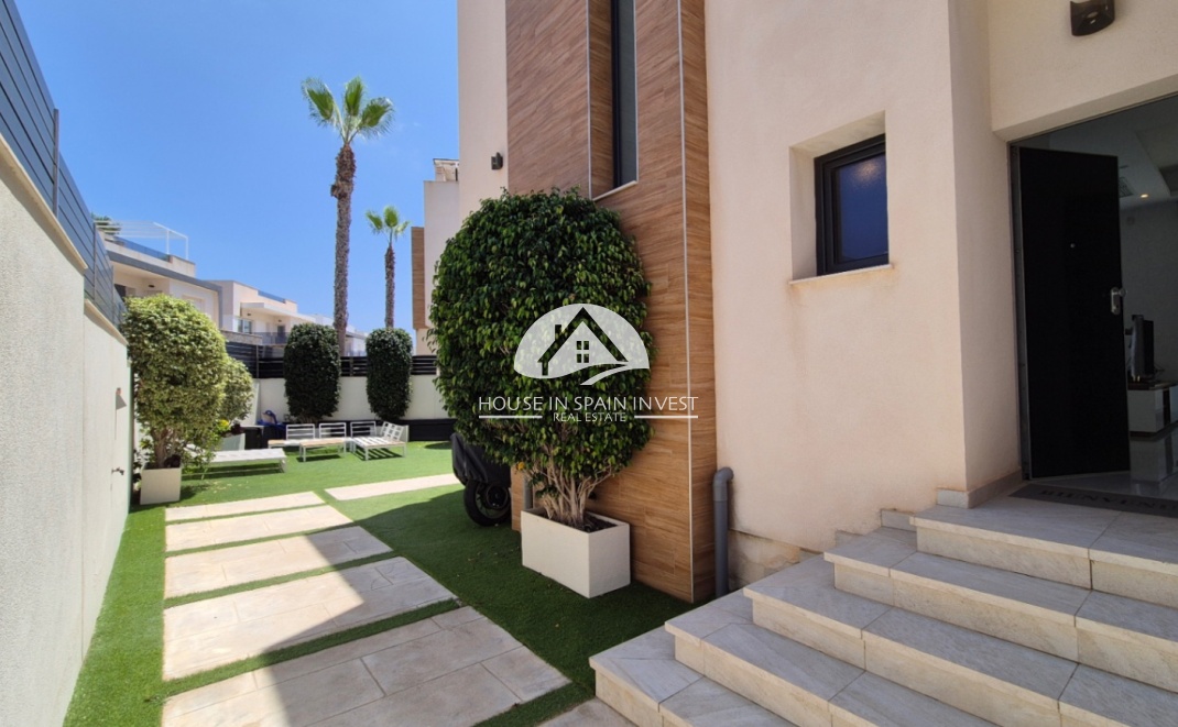 Resale - Villa - Torrevieja - Costa Blanca