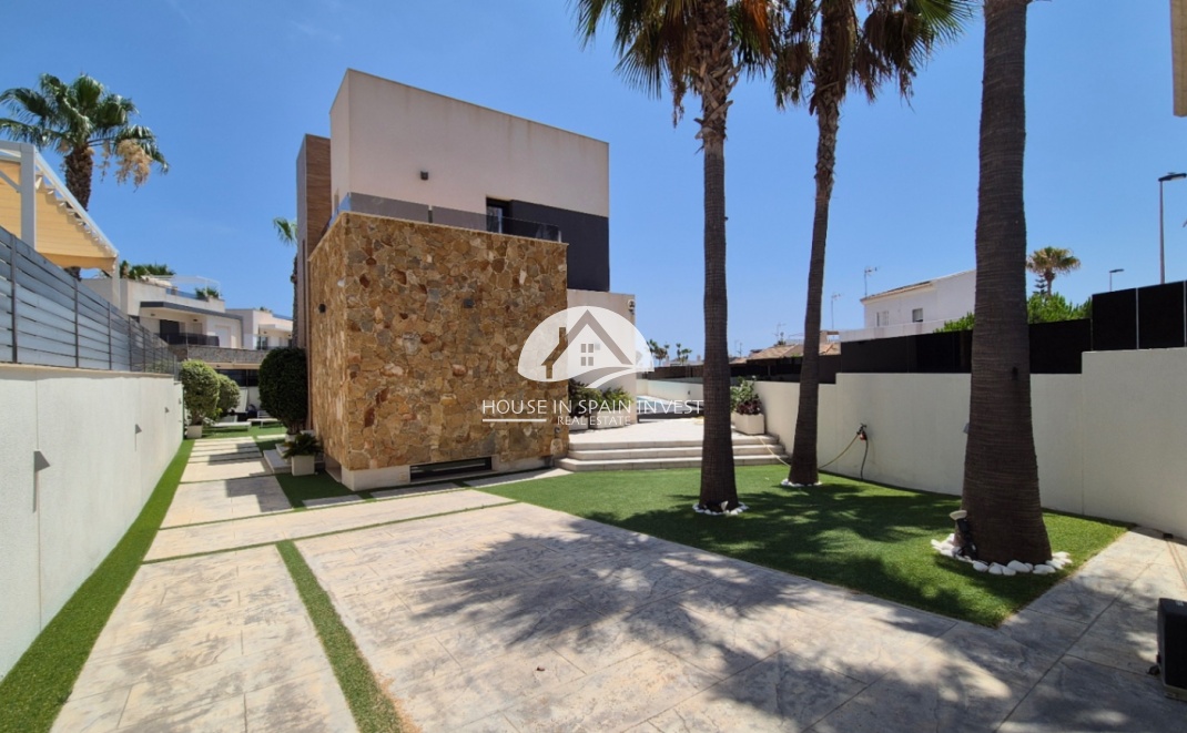 Resale - Villa - Torrevieja - Costa Blanca