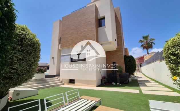 Resale - Villa - Torrevieja - Costa Blanca