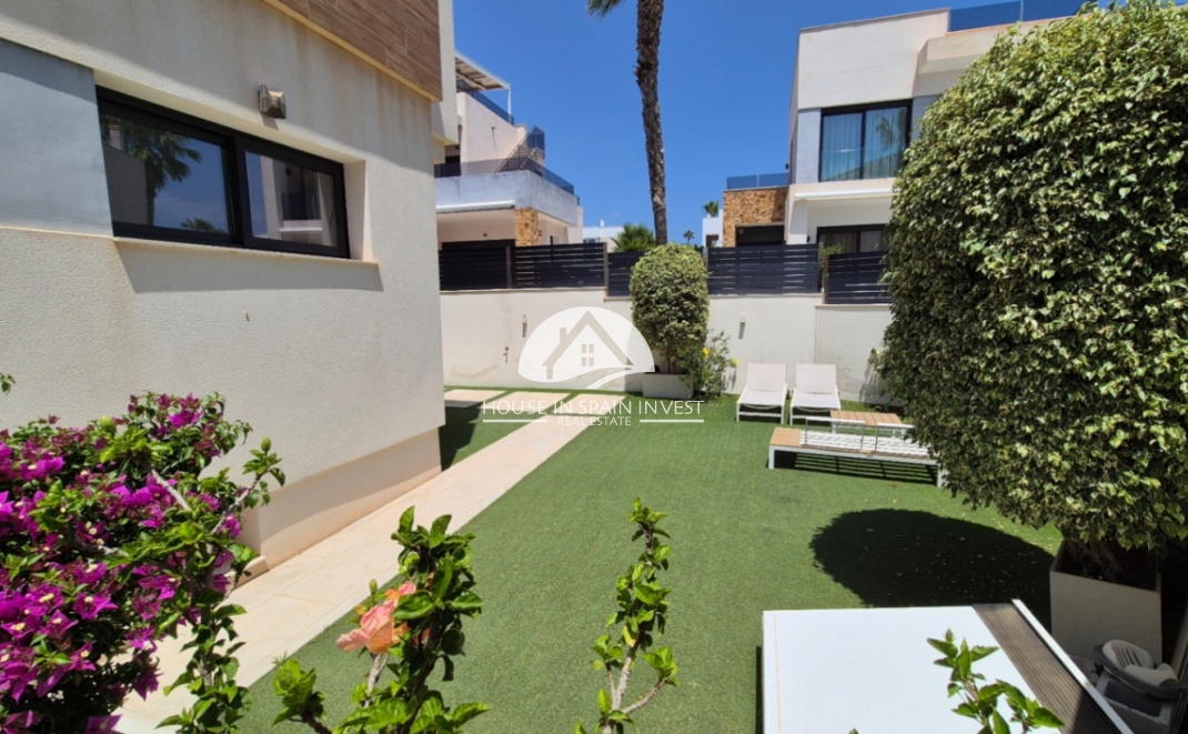 Resale - Villa - Torrevieja - Costa Blanca