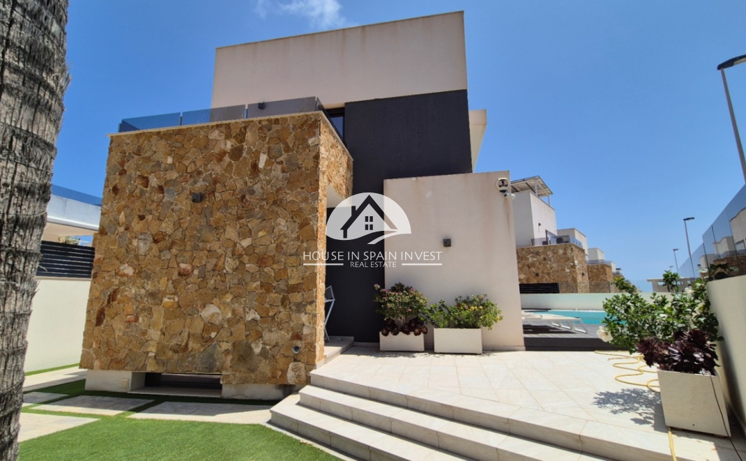Resale - Villa - Torrevieja - Costa Blanca