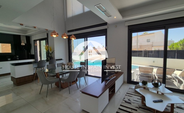 Resale - Villa - Torrevieja - Costa Blanca