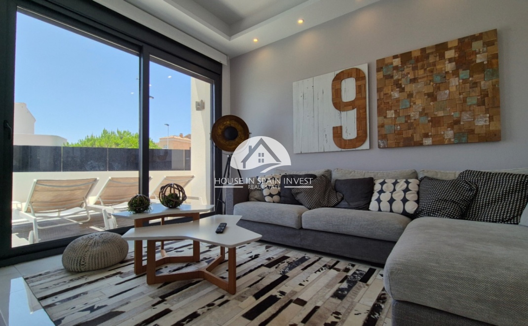 Resale - Villa - Torrevieja - Costa Blanca