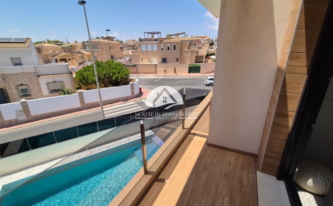 Resale - Villa - Torrevieja - Costa Blanca