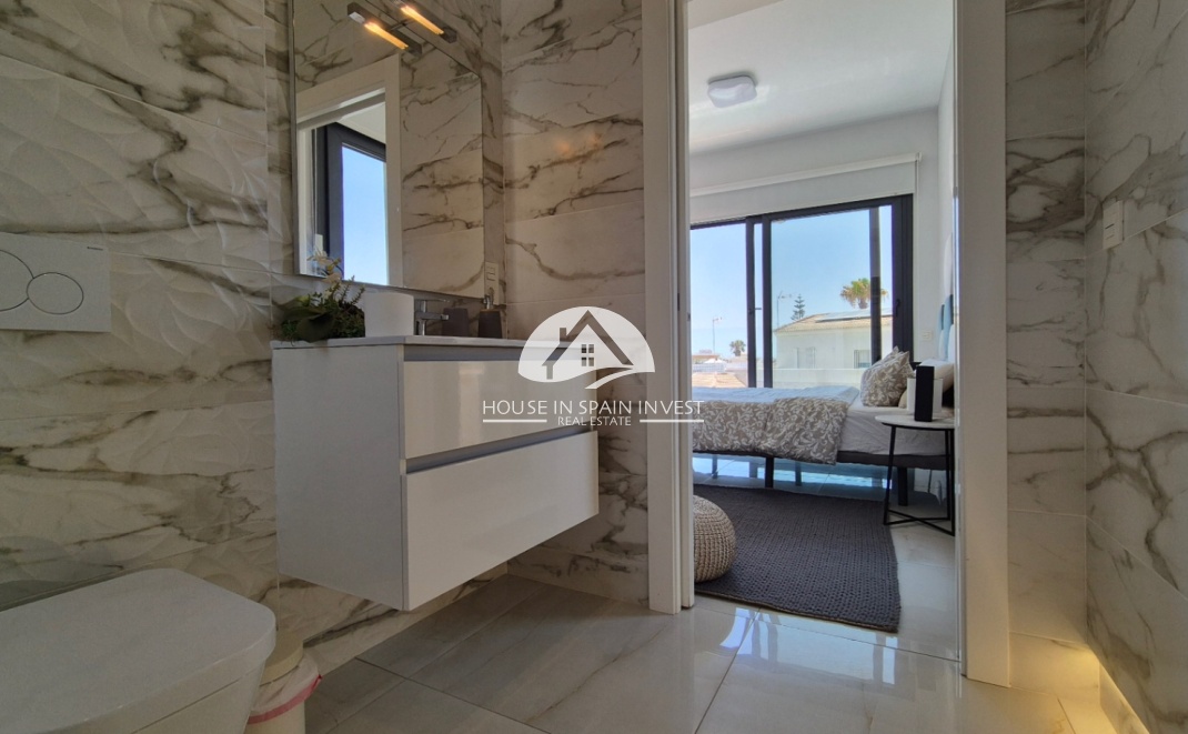 Resale - Villa - Torrevieja - Costa Blanca