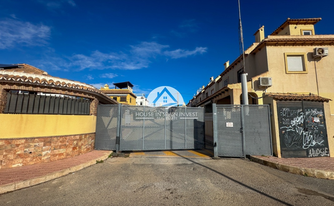 Resale - Townhouse - Torrevieja - Nueva Torrevieja