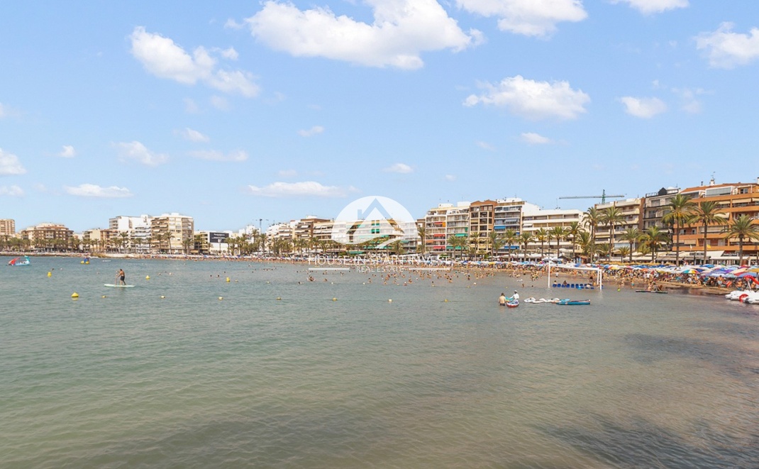 Resale - Apartment  - Torrevieja - Playa del Cura