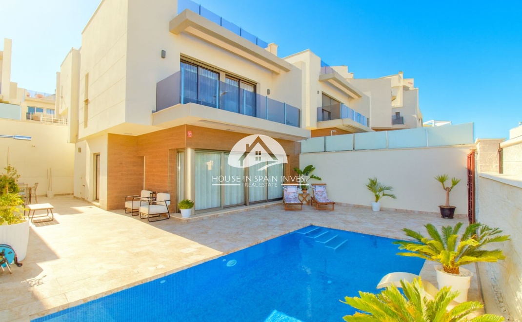 Resale - Villa - Orihuela Costa - Villamartín