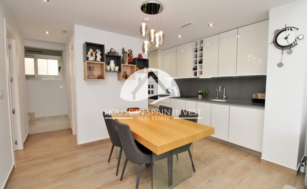 Resale - Villa - Orihuela Costa - Villamartín