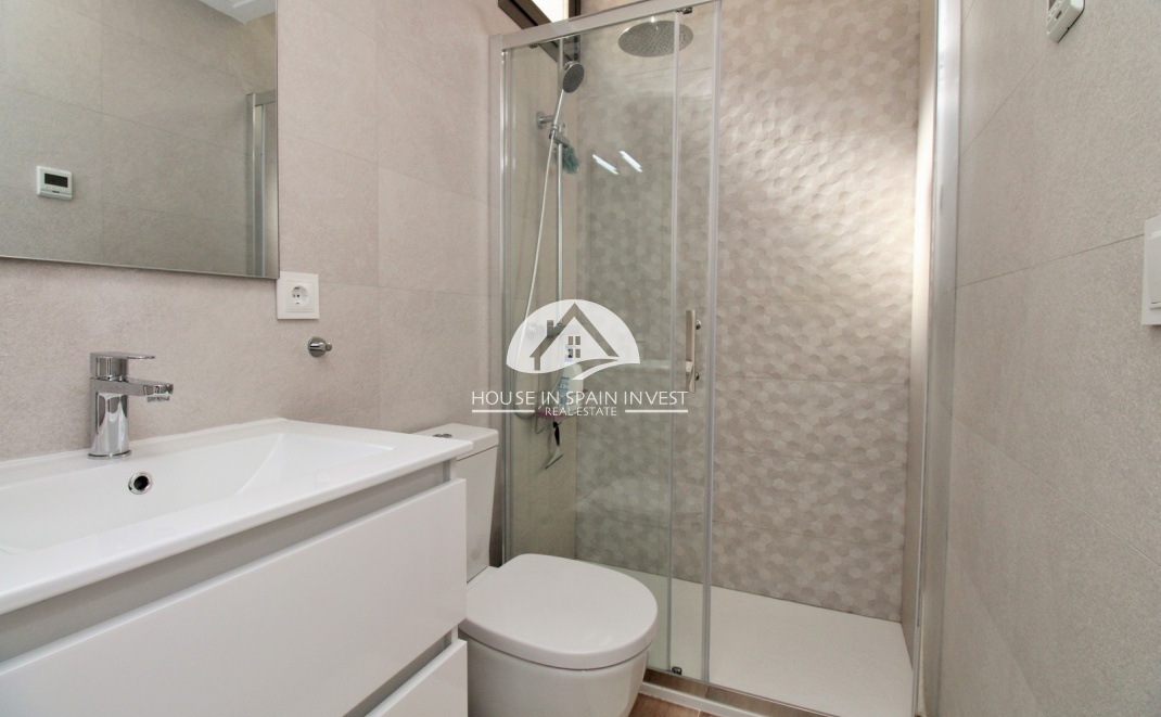 Resale - Villa - Orihuela Costa - Villamartín