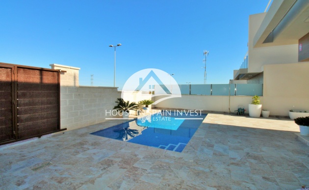 Resale - Villa - Orihuela Costa - Villamartín