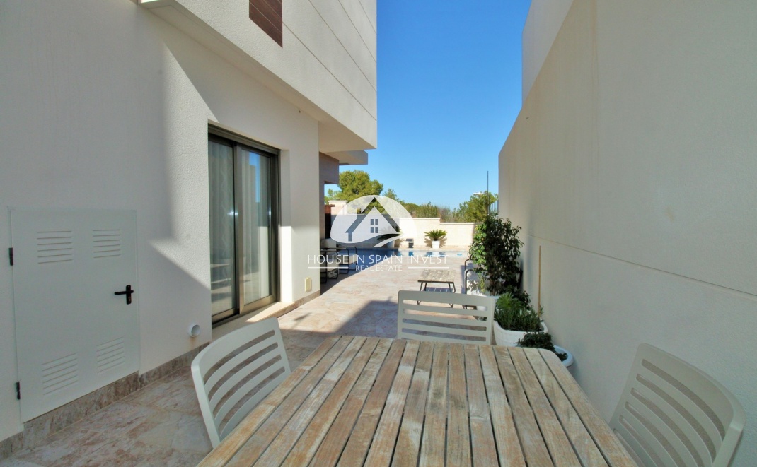 Resale - Villa - Orihuela Costa - Villamartín