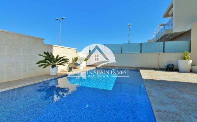 Resale - Villa - Orihuela Costa - Villamartín