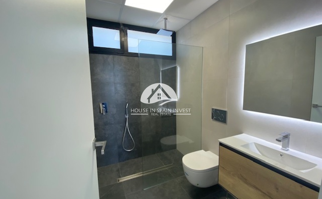 Resale - Villa - Torrevieja - Los Balcones  