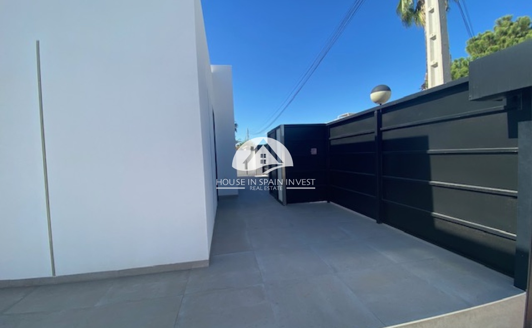 Resale - Villa - Torrevieja - Los Balcones  