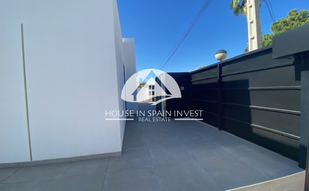 Resale - Villa - Torrevieja - Los Balcones  