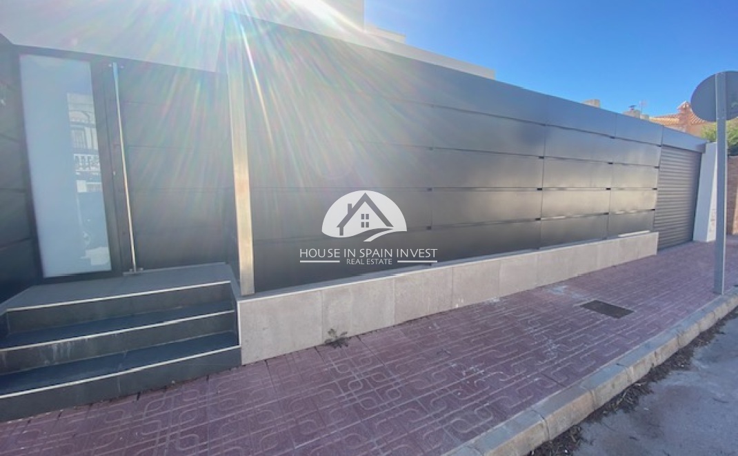 Resale - Villa - Torrevieja - Los Balcones  