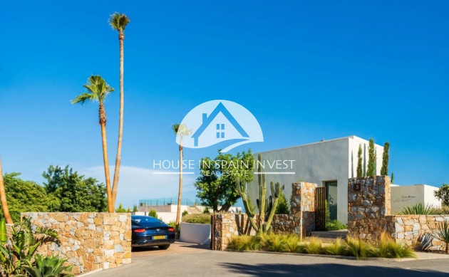 Resale - Villa - San Miguel de Salinas - Las Colinas Golf