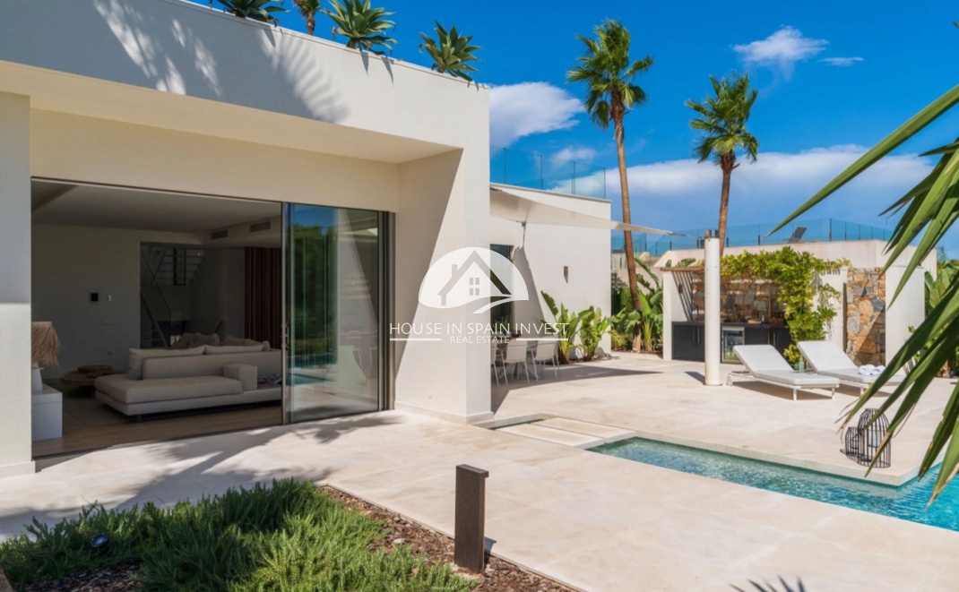 Resale - Villa - San Miguel de Salinas - Las Colinas Golf