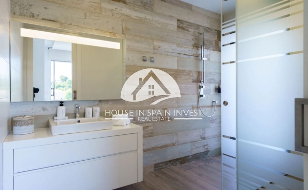 Resale - Villa - San Miguel de Salinas - Las Colinas Golf