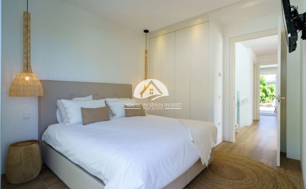 Resale - Villa - San Miguel de Salinas - Las Colinas Golf