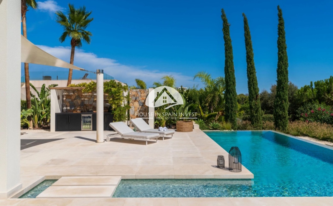 Resale - Villa - San Miguel de Salinas - Las Colinas Golf