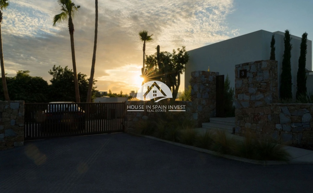 Resale - Villa - San Miguel de Salinas - Las Colinas Golf