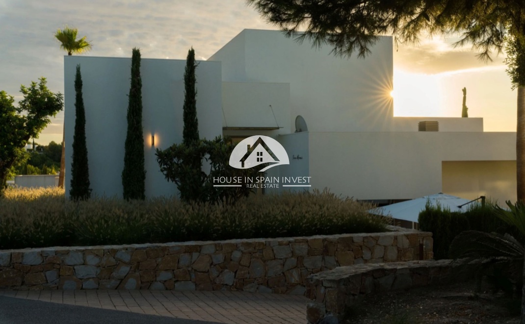 Resale - Villa - San Miguel de Salinas - Las Colinas Golf