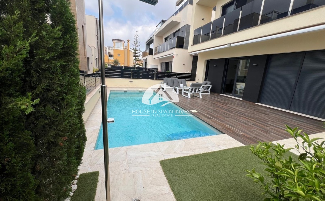 Resale - Villa - Orihuela Costa - Lomas De Cabo Roig