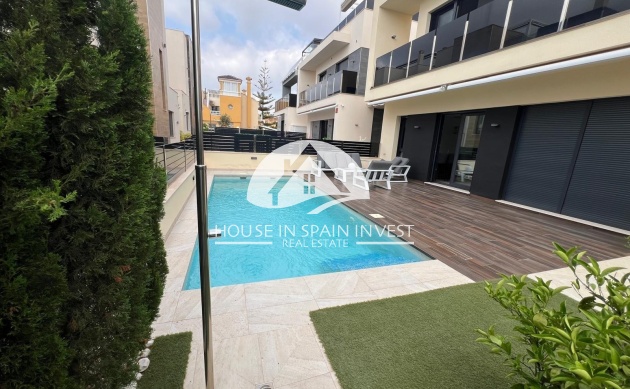 Resale - Villa - Orihuela Costa - Lomas De Cabo Roig