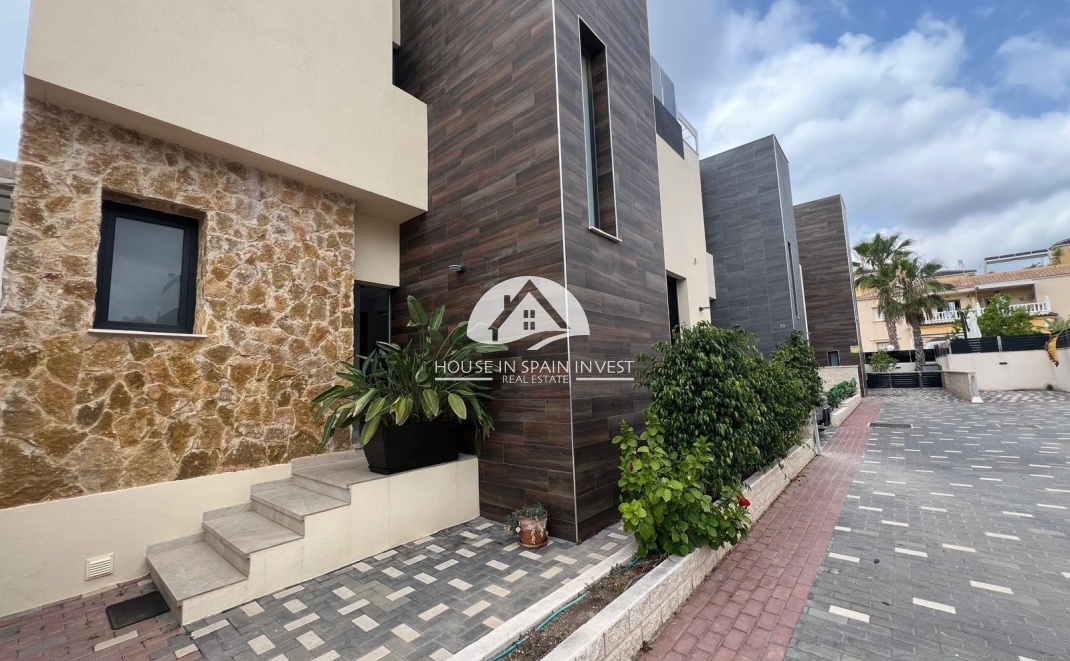 Resale - Villa - Orihuela Costa - Lomas De Cabo Roig