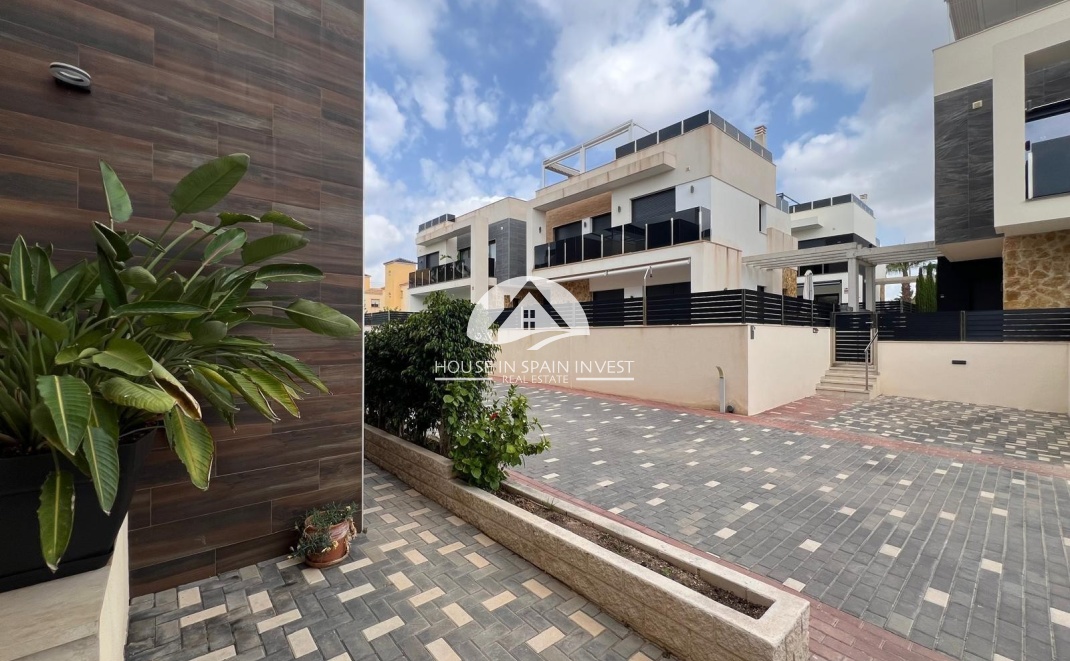 Resale - Villa - Orihuela Costa - Lomas De Cabo Roig